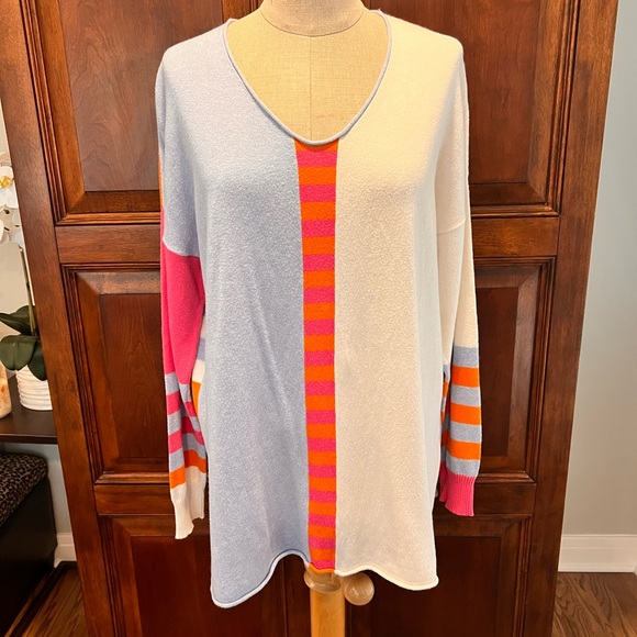 Colorful Women's Sweater - Picture 4 of 8